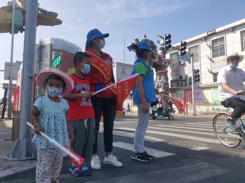 <strong>外国人操日本娇小女人逼网址</strong>